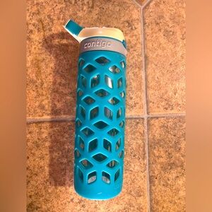 Contigo glass water bottle
